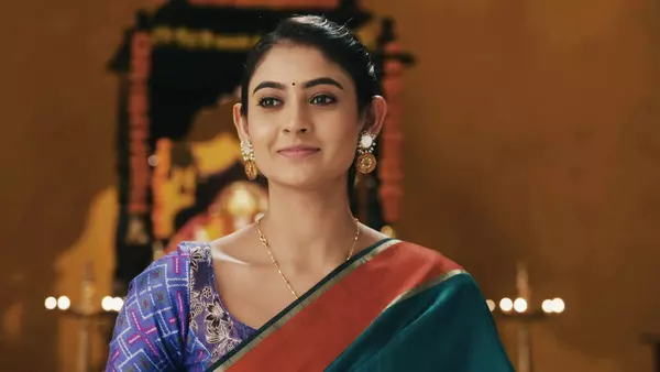 Watch Mehndi Hai Rachne Waali (Hindi) Streaming Online | Hulu (Free Trial)